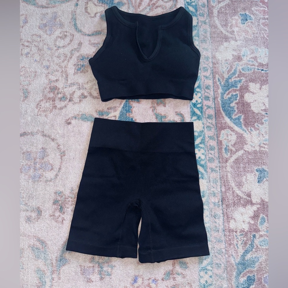 Black workout set!